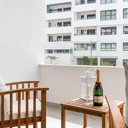 Elegant Near The & Old Town Apartamento *