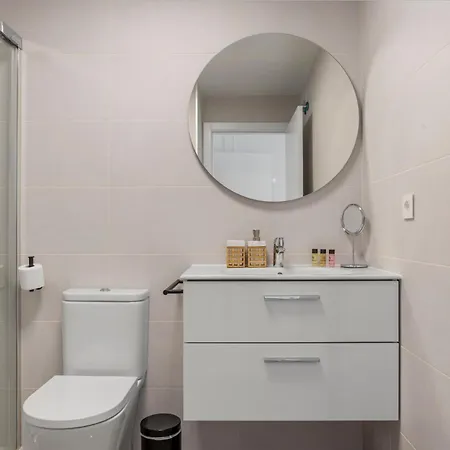 Apartment Elegant Near The & Old Town