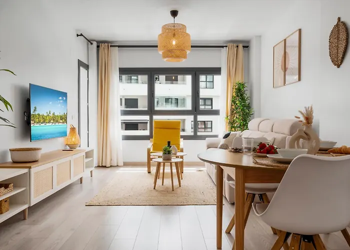 Elegant Near The & Old Town Apartamento Estepona