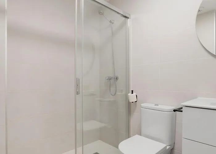 Elegant Near The & Old Town