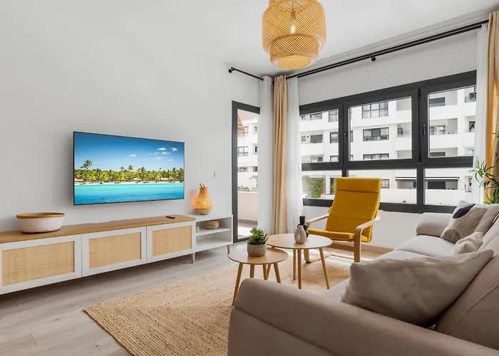 Elegant Near The & Old Town Apartamento Estepona