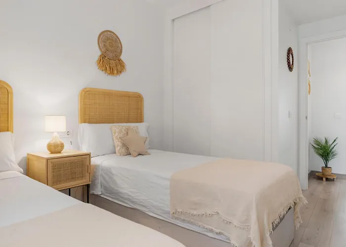 Elegant Near The & Old Town *