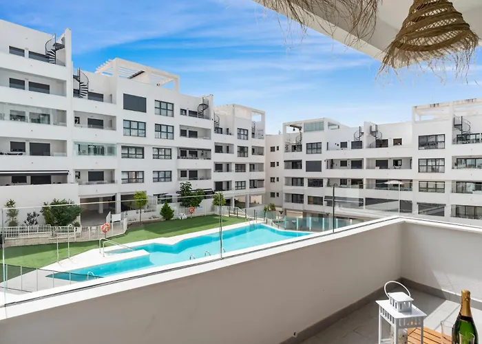 Elegant Near The & Old Town