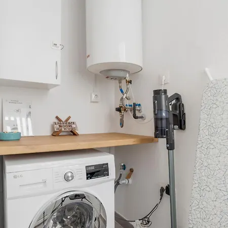 Διαμέρισμα Elegant Near The & Old Town Εστεπόνα