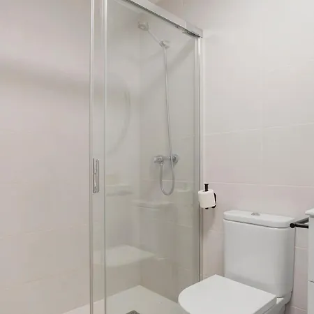 Elegant Near The & Old Town